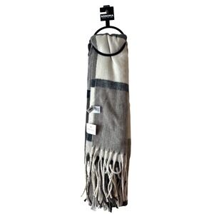 Sonoma Oblong Scarf Women Cozy Gray‎ White Plaid Recycled Polyester Fringe New